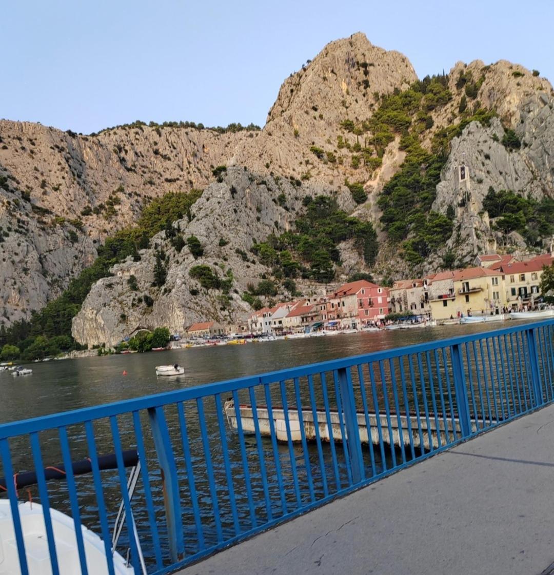 Apartmani Branko Vojnovic Omiš Eksteriør billede