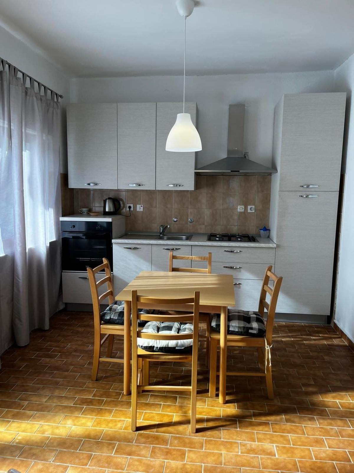 Apartmani Branko Vojnovic Omiš Værelse billede